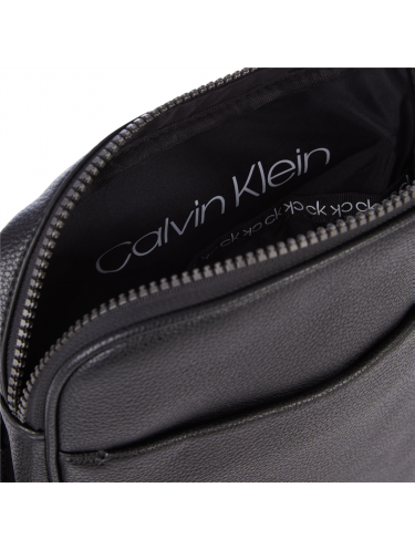 Calvin Klein K506313 - POLYURÉTHANE - NOIR sac flapack Sacs bandoulière/Sacoches